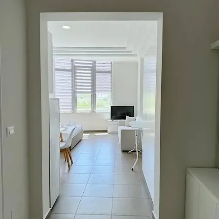 Appartamento Aem Studio Apt #2 *